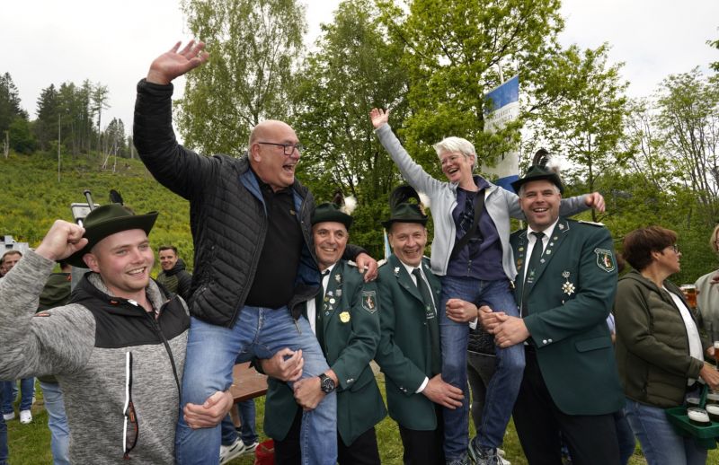 2329 9 stefanknoche2025vogelstange